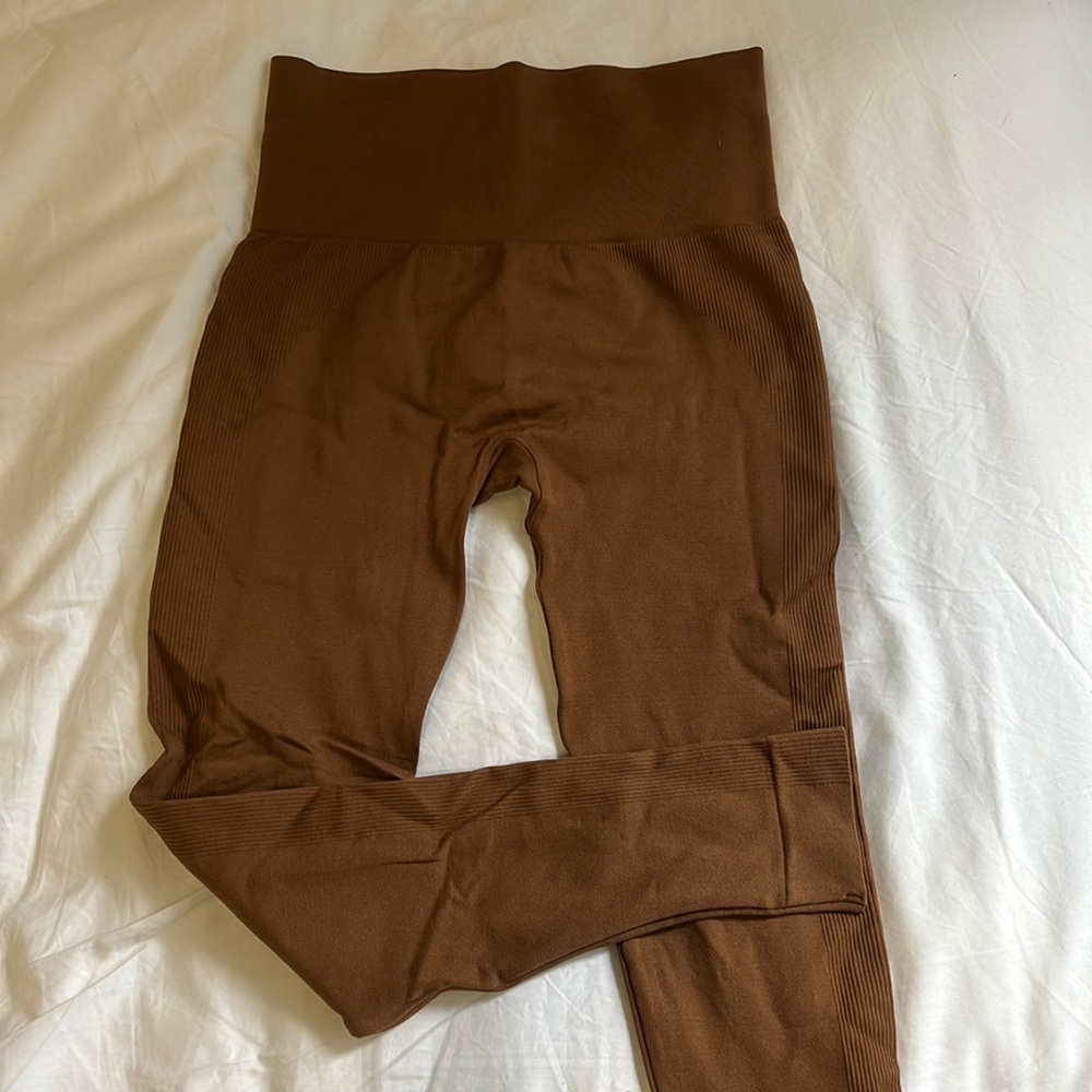 SET Active High-Waist Seamless Leggings in Brown